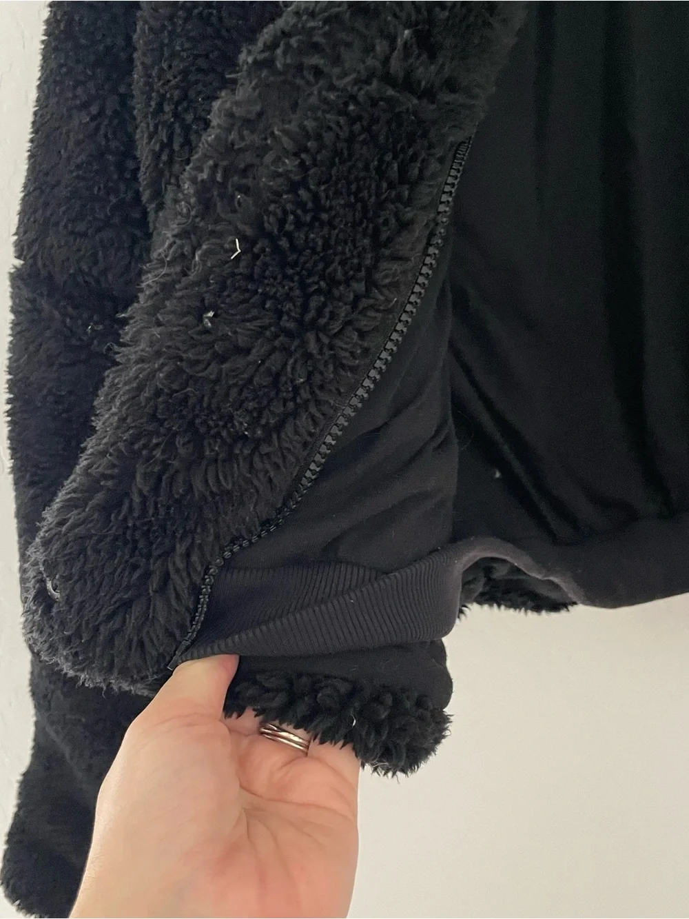 Alo Sherpa snow angel jacket in black size small